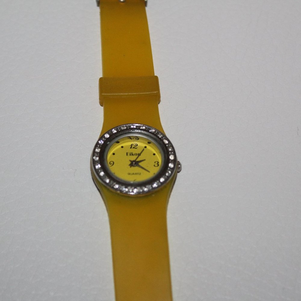 EIKON JELLY WATCH WITH CRYSTAL YELLOW VERY CUTE